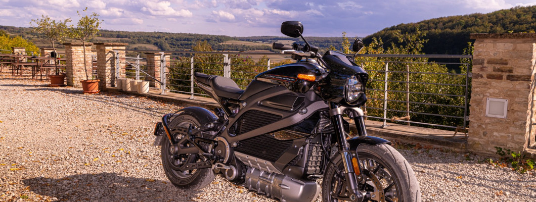 Mit der Harley LifeWire elektrisch unterwegs auf Motorradtour im Saarland