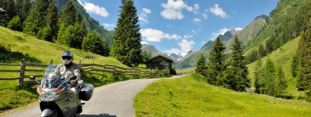 Motorradtouren "Rund um die Zugspitze"-Stubaier Alpen ©Heinz E. Studt