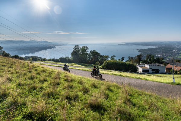 Motorrad fahren - Pfänder mit Bodenseeblick © Peter Wahl