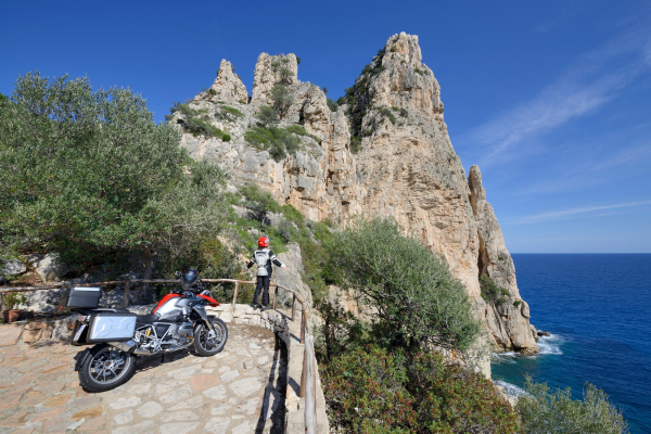 Motorrad fahren - Sardinien - Küstenfelsen bei Baunei © Heinz E. Studt
