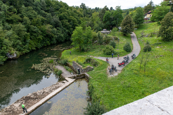 Motorrad fahren - Kroatien - Steinbrücke Tounj© Peter Wahl