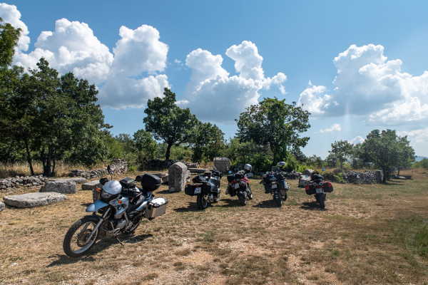 Motorrad fahren - Kroatien - Grabfeld© Peter Wahl