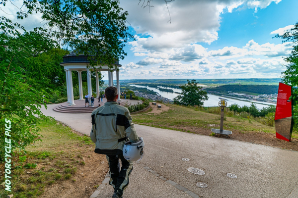 Blick vom Niederwalddenkmal auf den Rhein© Peter Wahl