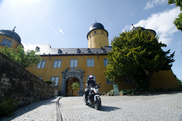 Schloss Montabaur-Motorradtour Westerwald © Peter Wahl