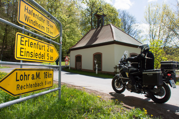 Motorradtour-Deutsche Fachwerkstraße-Hafenlohrtal©Peter Wahl