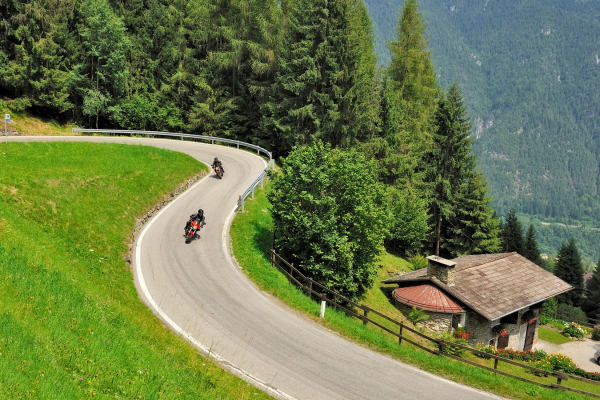 MoTOURguide Norditalien-Motorradtour-Trentino-Passo Broncon © Heinz E. Studt