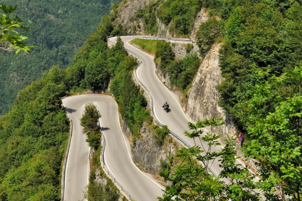 MoTOURguide Norditalien- Motorradtour-Kurvenhatz in den Südalpen© Heinz E. Studt